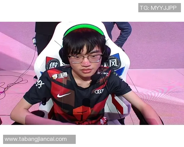 和平精英战术解析:LNG战队边路渗透策略深度剖析与实战应用